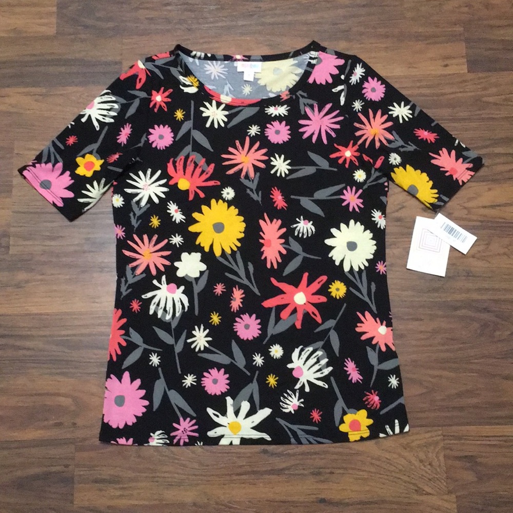 NWT LuLaRoe Gigi Fitted Elbow-Sleeve Tee, size M